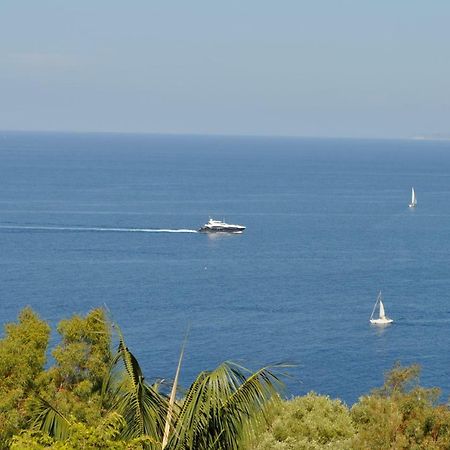 Appartamenti Di Villa Ellizabeth A2 4 Posti Letto Milazzo Exterior photo