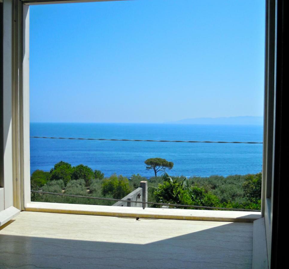 Appartamenti Di Villa Ellizabeth A2 4 Posti Letto Milazzo Exterior photo